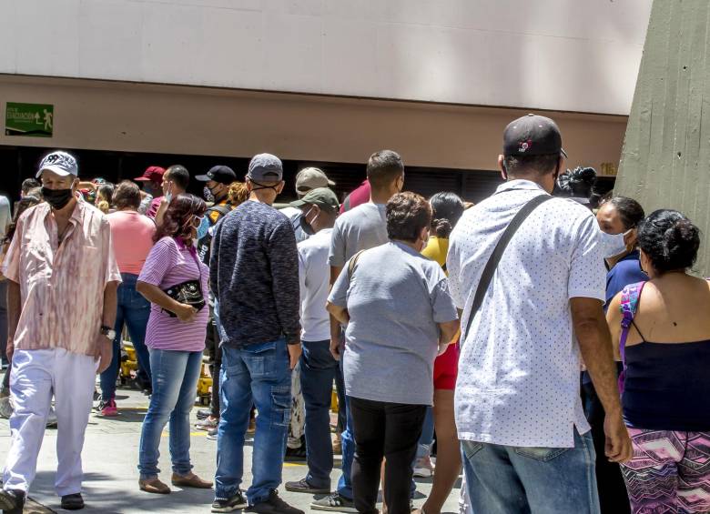 Para solicitar el acceso a estos descuentos, la Alcaldía de Medellín habilitó un espacio en su página web. FOTO Juan Antonio sánchez