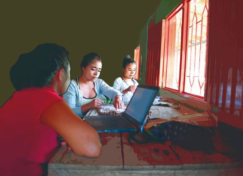 La aplicación, que busca facilitar el paso a la educación superior de estudiantes Emberá Chamí, ya está disponible para celulares Android. FOTO: CORTESÍA FUNDACIÓN CINDE