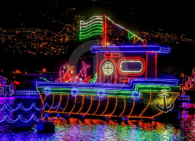 El circuito navideño de 25 kilómetros pasa por la avenida Oriental con La Playa. Este año el Parque Norte se convertirá en un gran pesebre típico. FOTO Manuel Saldarriaga
