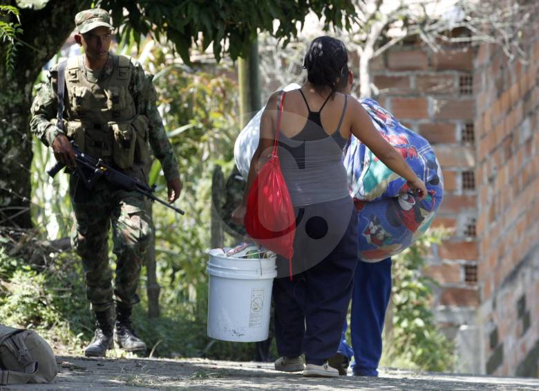 La comuna 13 ha sido escenario de varios desplazamientos intraurbanos en la última década. Junto a Robledo y Belén, son las comunas más afectadas por este delito. FOTO Manuel Saldarriaga