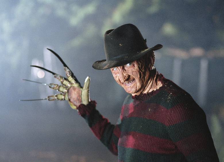 El hombre armado iba disfrazado como Freddy Krueger (foto), personaje de una película de terror. Foto Cortesía