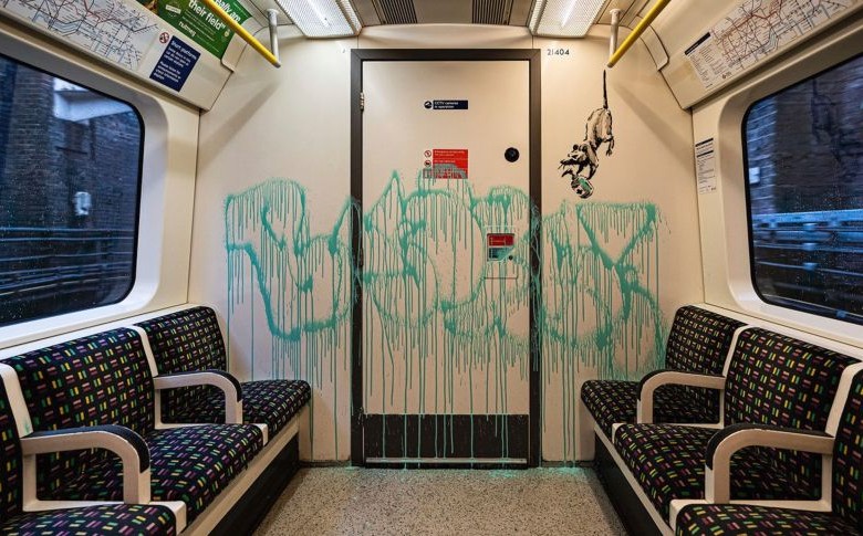 Transport for London ha ofrecido a Banksy la posibilidad de producir “una nueva versión de su mensaje” para los usuarios del metro “en un lugar adecuado”. Foto: IG @Banksy