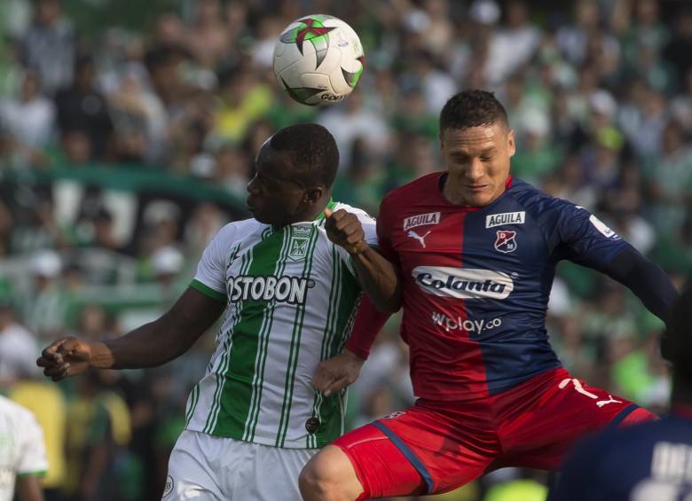 Entretenido resultó el clásico, aunque esta vez fue escaso de goles. FOTO JUAN ANTONIO SÁNCHEZ