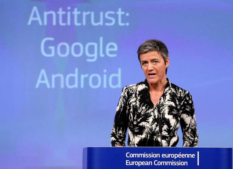 La comisaria europea de Competencia, Margrethe Vestager, ayer presentó los cargos contra Google, en Bruselas. FOTO reuters