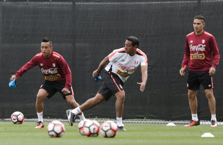 Solano, Cueva y Guerrero preparan el primer juego de Perú en la Copa América Centenario. FOTO AFP