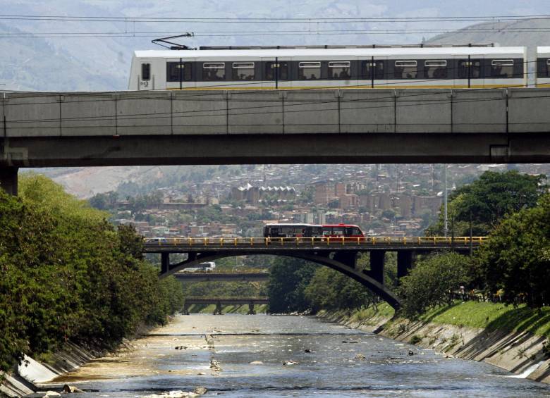 Las tarifas del metro y de los buses metropolitanos las define la junta directiva del Área Metropolitana. FOTO Henry Agudelo Cano