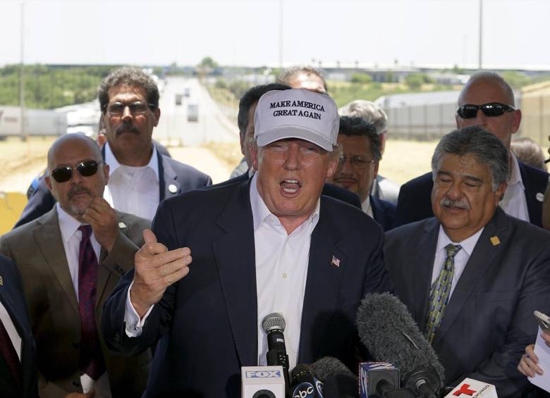 El polémico magnate lanzado a la política estuvo presente ayer en la frontera mexicana, concretamente en Laredo, Texas. FOTO ap