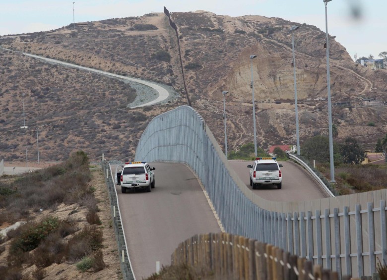 México se ve también enfrentado a la amenaza de financiar un muro que excluya a su pueblo de EE. UU. 