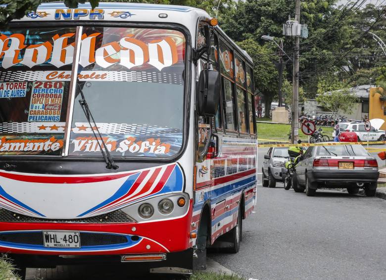 Atentado contra el conductor de un bus de la ruta robledo en la carrera 80 con calle 80. Foto: Robinson Sáenz Vargas