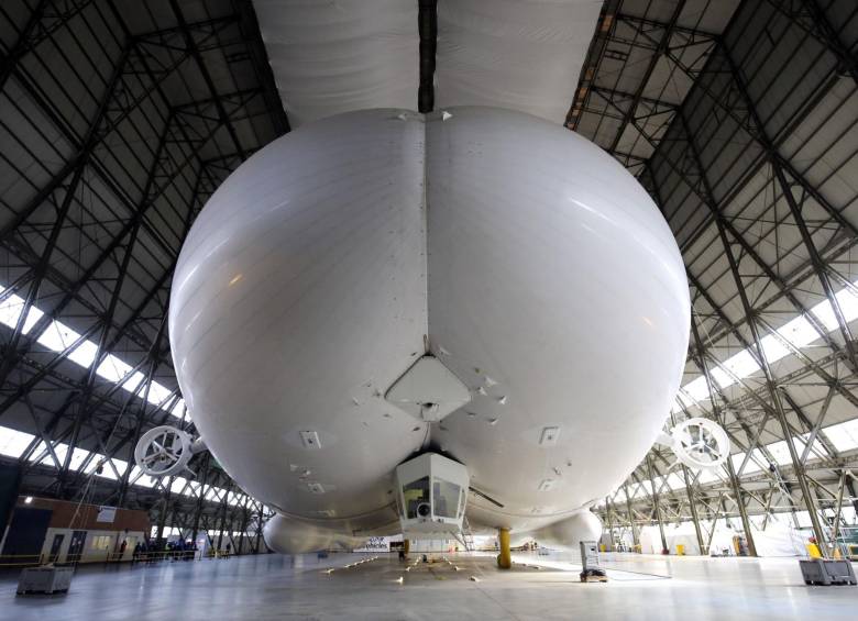 Aunque el Airlander apenas iniciaría su primeros vuelos de prueba, ya se habla de un modelo aún más grande que podría cargar 50 toneladas. FOTO AP