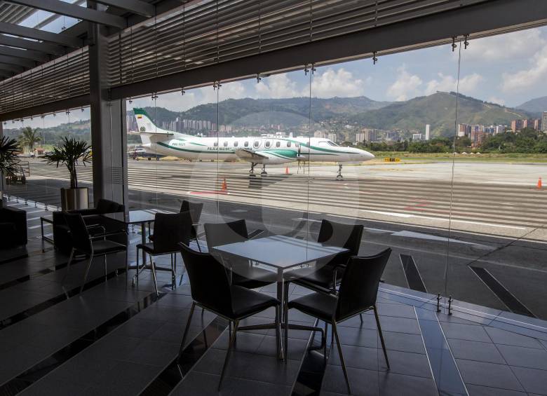 Hoy, el terminal ejecutivo Gonzalo Mejía sólo atiende vuelos nacionales de tipo privado. Según el concesionario Airplan, todo está en regla para recibir los internacionales. FOTO julio césar herrera