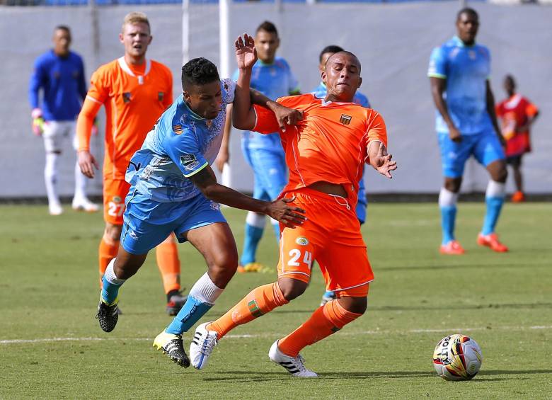 Andrés Javier Mosquera, una de las pocas contrataciones del club este semestre, se encargó, con su gol al minuto 73, de conseguir la primera victoria de local de Envigado Fútbol Club en la Liga Águila-2. FOTO JUAN ANTONIO SÁNCHEZ