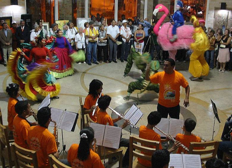 Los conciertos musicales y shows artísticos son pieza central en las Fiestas del Cerro Quitasol. FOTO ARCHIVO