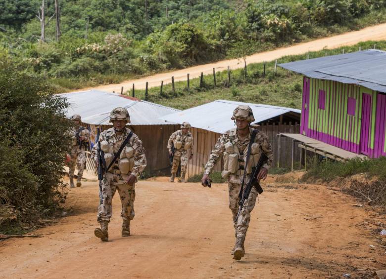 La Fuerza Pública que patrullará las zonas veredales utilizará un uniforme distinto al del camuflado (foto). 