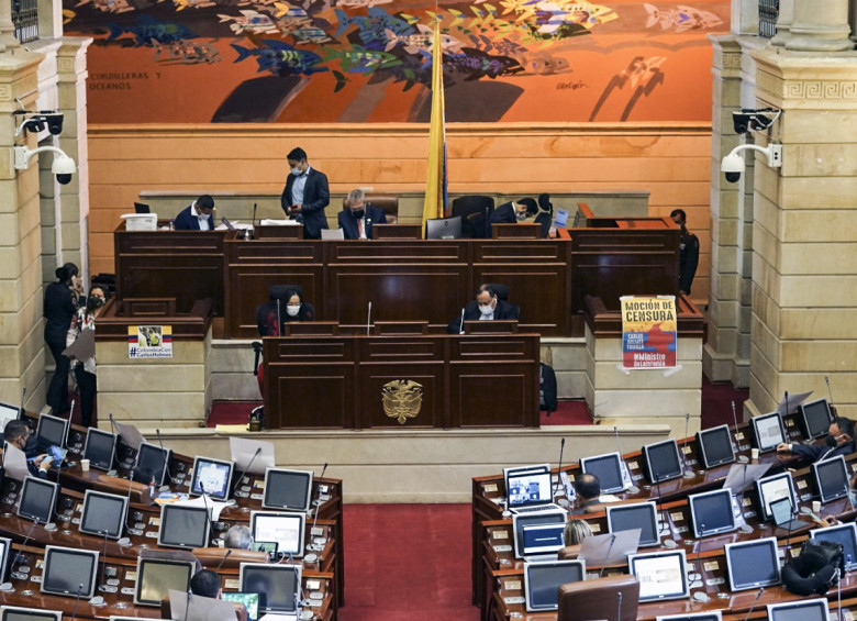 Debido a la polémica por la creación de 12 curules en el Senado, ahora el Congreso quiere reversar la medida. FOTO AFP