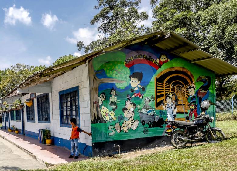 Sede Enrique Muñoz del Centro Educativo Rural Urbano Ruiz de Amagá, afectada por cortes de agua. FOTO juan antonio sánchez