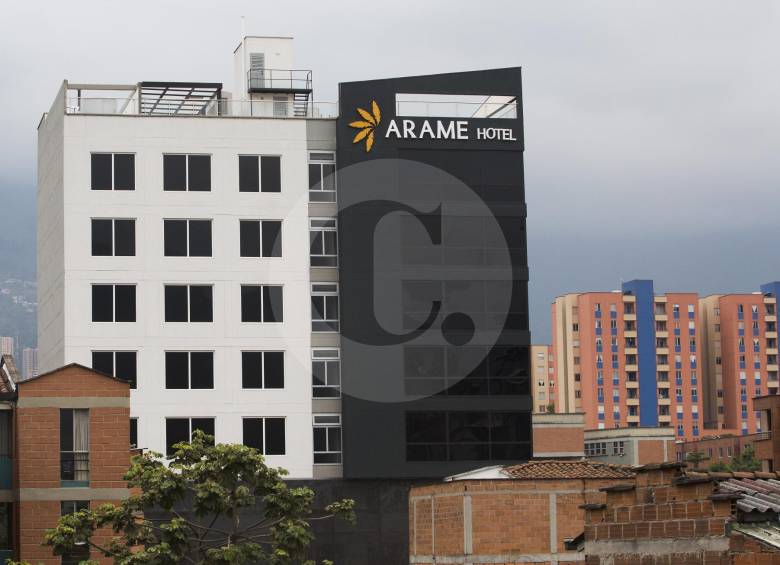 El centro de Envigado es un polígono restringido para construcción de hoteles. Sin embargo, cumpliendo con requerimientos del POT, se está terminando el primero en esa zona. FOTO Manuel Saldarriaga