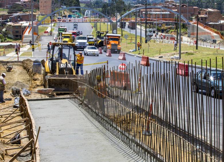 Al tiempo que se desentraba el proyecto El Santuario-Puerto Triunfo, avanzan las obras del tramo Marinilla-El Santuario, que esperan ser entregadas en unos dos meses. FOTO juan antonio sánchez