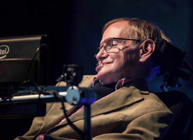 El físico británico Stephen Hawking alertó este martes de que los esfuerzos por crear una inteligencia artificial. FOTO AFP