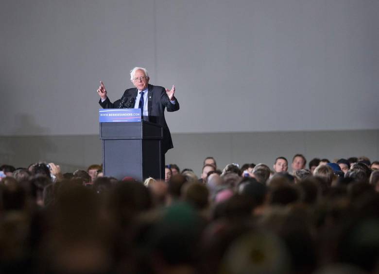 Con sus triunfos el fin de semana en Washington, Alaska y Hawai, Bernie Sanders le puso más emoción a las elecciones primarias dentro del partido Demócrata. FOTO afp.