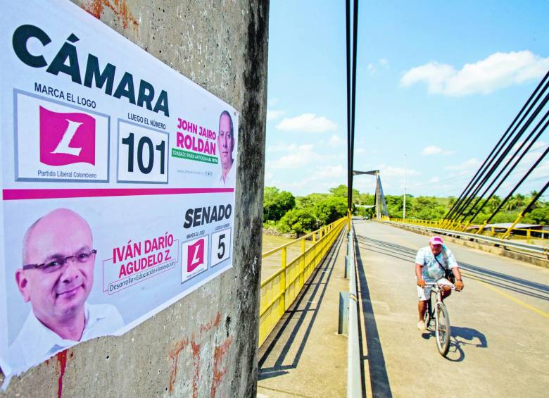 La presencia en el Bajo Cauca de los Urabeños (o Clan del Golfo) y el Eln, pone en alto riesgo las votaciones en municipios como Tarazá, Cáceres (foto), Zaragoza y El Bagre. FOTO JULIO CÉSAR HERRERA