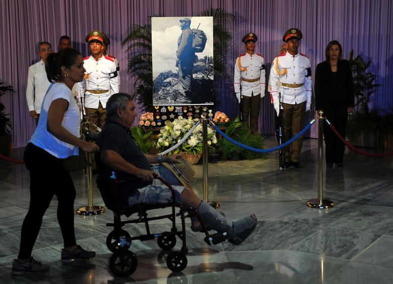 El comandante revolucionario es despedido con honores militares. FOTO AFP