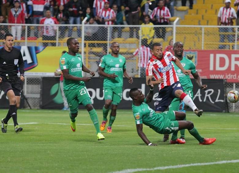 La primera victoria por la Liga Águila de la era Santiago Escobar en La Equidad se dio este miércoles en el estadio Metropolitano de Techo, con triunfo 1-0 sobre el Atlético Junior. FOTO COLPRENSA