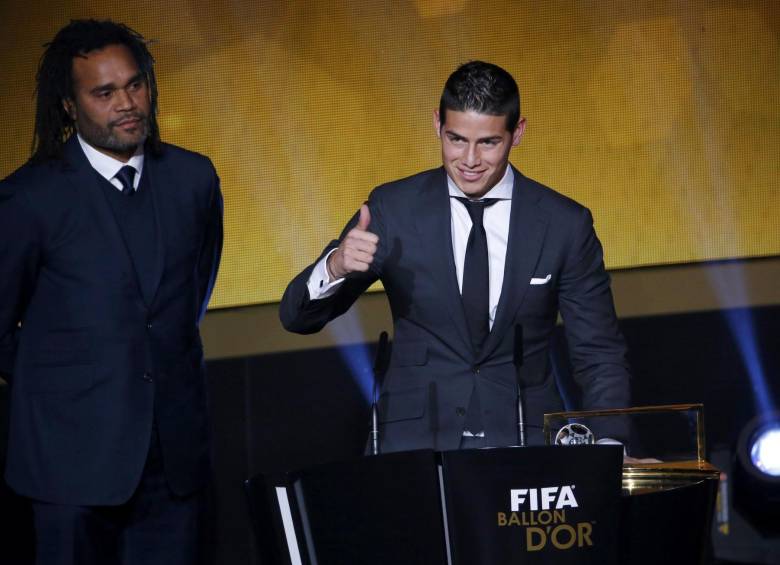 El colombiano James Rodríguez ganó este lunes el premio Puskás al mejor gol del año en la gala de la Fifa. FOTO REUTERS