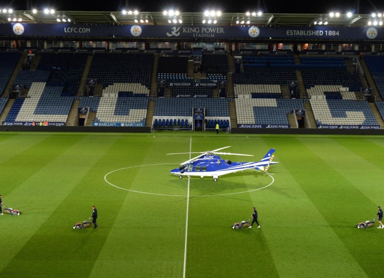 Las autoridades inglesas aún no reportan si el propietario del Leicester viajaba en el helicóptero. FOTO: AFP