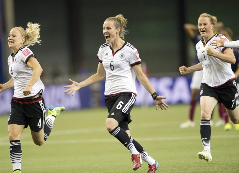 Las alemanas celebraron el paso a semifinales. FOTO AP