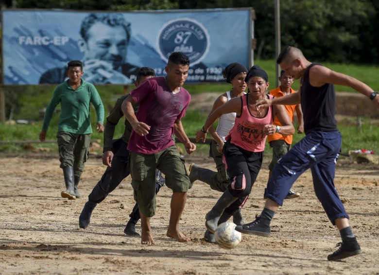 Los integrantes de las Farc practican deportes. FOTO AFP