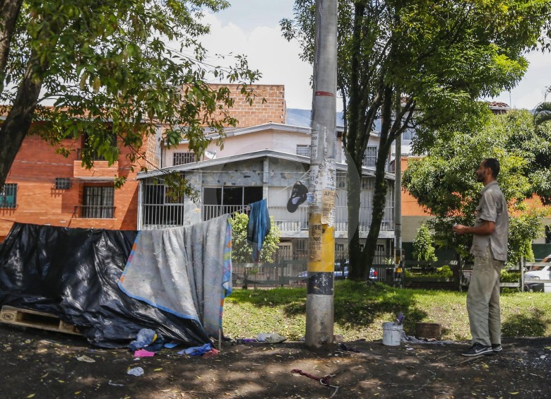 Los barrios Santa Fe I y II son los más afectados con la presencia de habitantes de calle que se surten de drogas en el Barrio Antioquia. FOTO El Colombiano