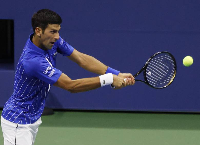 El serbio Novak Djokovic venció con parciales de 6-1, 6-4 y 6-1 al bosnio Damir Dzumbur. FOTO EFE