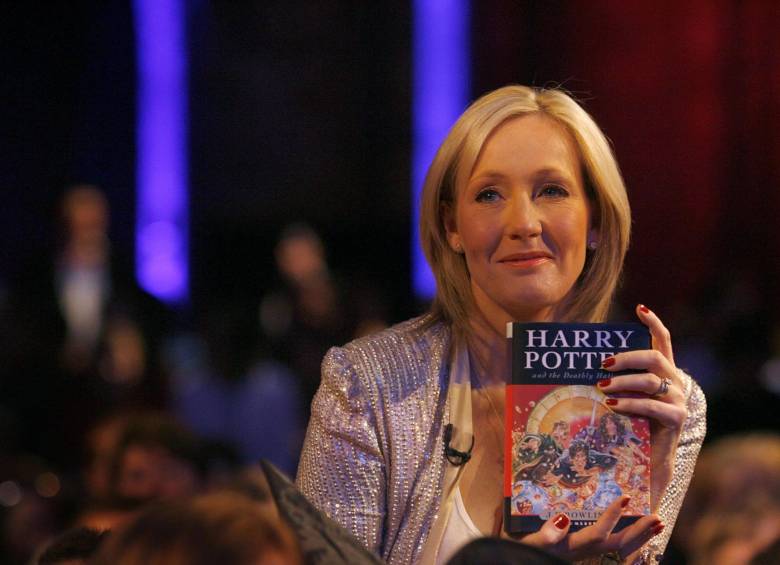 Con la exitosa saga de novelas de Potter, su autora, J.K. Rowling, ha vendido más de 400 millones de copias por todo el mundo. FOTO Archivo Reuters