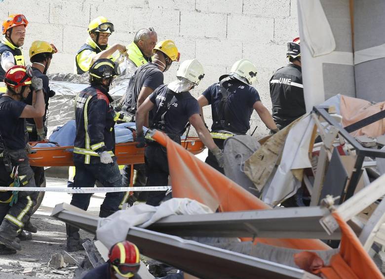 El derrumbe se presentó en un edificio de la calle Valle Menéndez, en el muncipio de Arona, de la isla de Tenerife. FOTO REUTERS