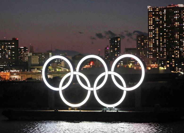 Panorama de Tokio con los anillos olímpicos. Foto EFE