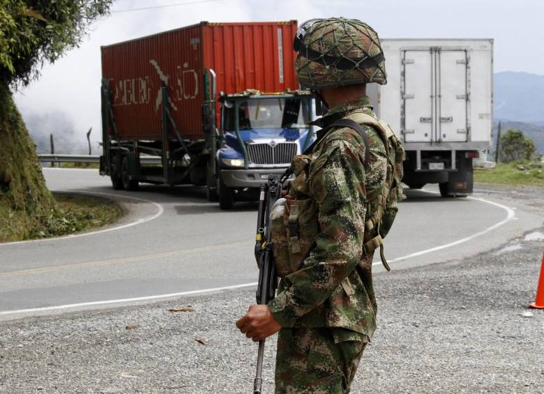 La muerte del soldado ocurrió en la vía Puerto Valdivia - Tarazá. FOTO ARCHIVO DONALDO ZULUAGA