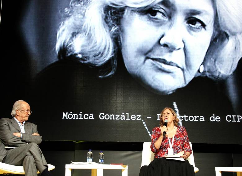 Mónica González en Medellín en el premio de periodismo Gabriel García Márquez. FOTO Henry Agudelo