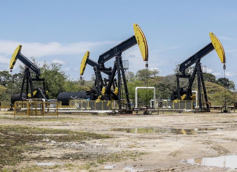 Ambas referencias del petróleo se mueven por debajo de los 40 dólares. FOTO: Jaime Pérez.
