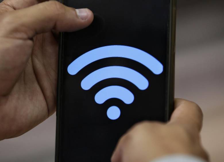 El proyecto de ley que busca garantizar un mínimo vital de acceso y uso de internet para los colombianos en estratos 1,2 y 3. FOTO COLPRENSA