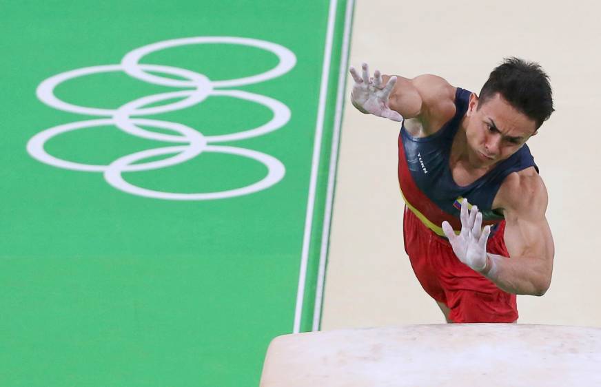 Salto fue el aparato en el que Jossimar Calvo se cayó el pasado sábado. Ayer tuvo una mejor presentación y en todos cumplió con los esquemas planeados por Jairo Ruiz. FOTO Reuters