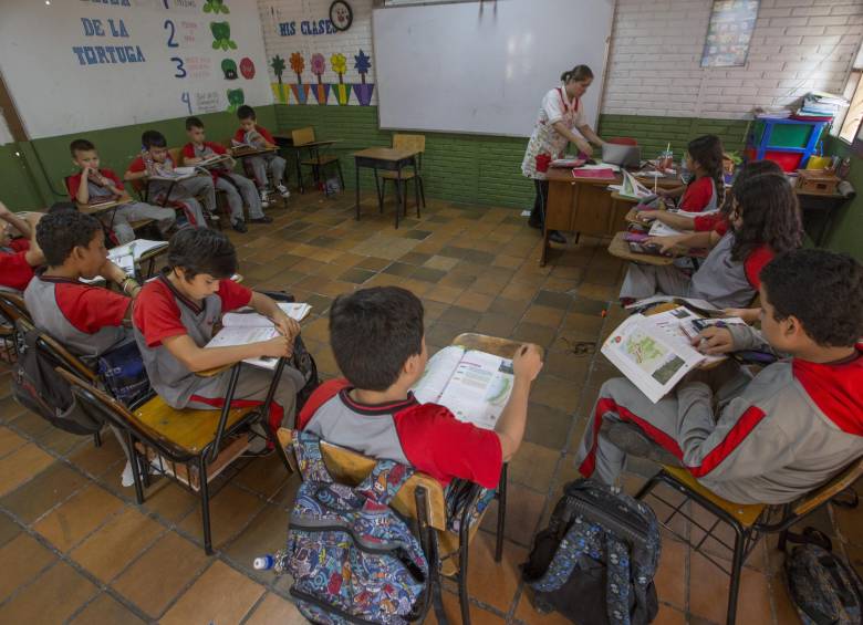 La meta del Ministerio de Educación es reducir los tiempos de espera en la elección de un docente en provisionalidad para no afectar la educación de los niños. FOTO Manuel Saldarriaga