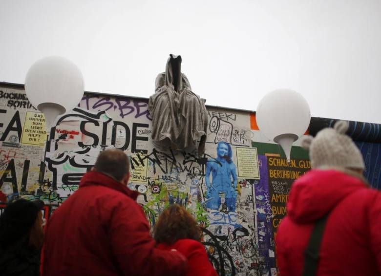 El arte se da cita en las paredes que hace 25 años fueron derribadas para unificar a Alemania.