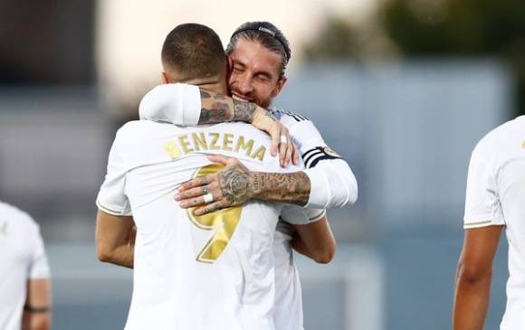 Sergio Ramos celebra con Karin Benzemá en la victoria 2-1 ante Villarreal, que les dio el título de la Liga de España. FOTO TOMADA TWITTER 