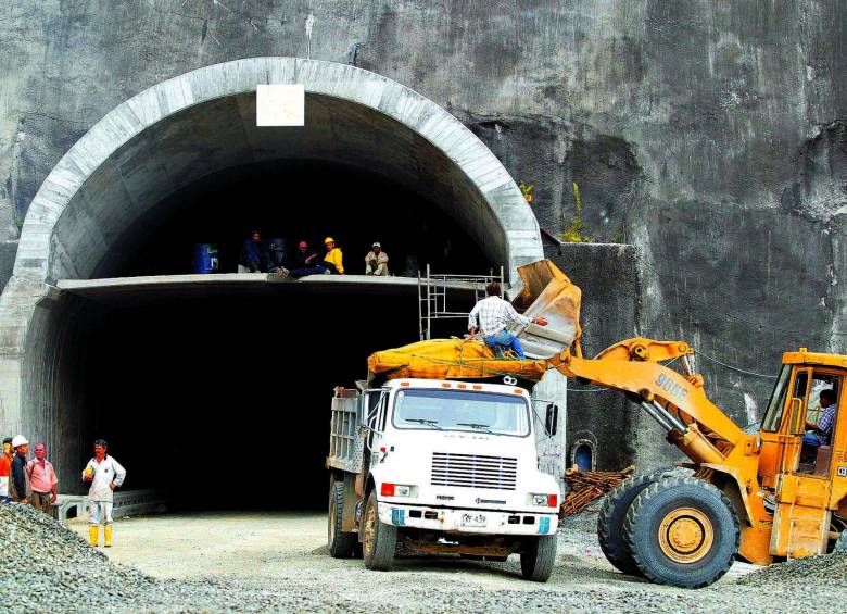 La Agencia Nacional de Infraestructura espera que se construyan 77 túneles cortos y 21 largos con una generación de empleo en el país de 216.000 cargos. FOTO Manuel Saldarriaga.