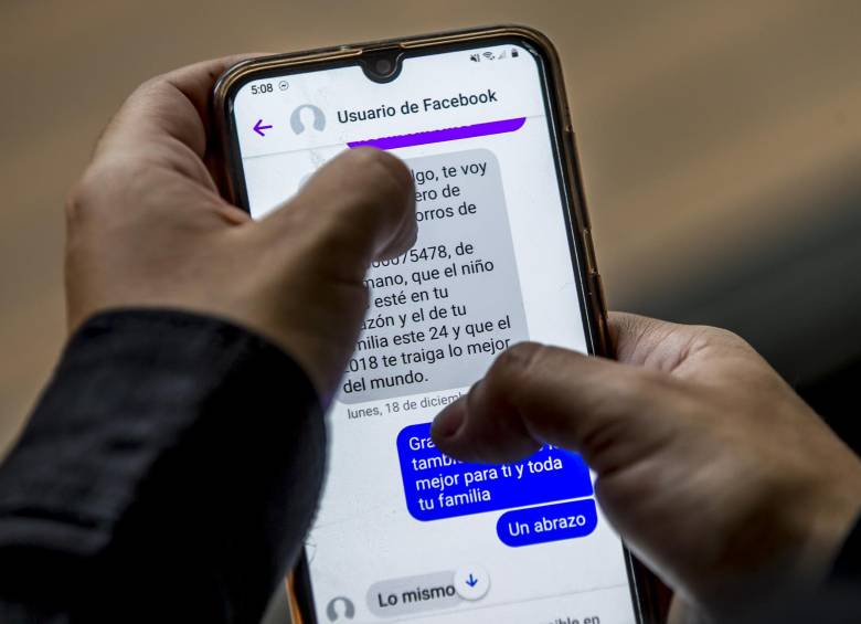 El Messenger de Facebook es uno de los chats usados por suplantadores para pedirles dinero a los contactos del suplantado, al igual que el de Whatsapp, según la Policía. FOTO Juan Antonio Sánchez