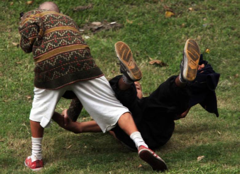 Aunque la cifra es exagerada, la misma solo corresponde a episodios que llegan a denuncia policial. A esto súmele quince casos de violencia intrafamiliar y 1,5 ataques a funcionarios públicos, que también llegan a los despachos judiciales. FOTO Henry Agudelo