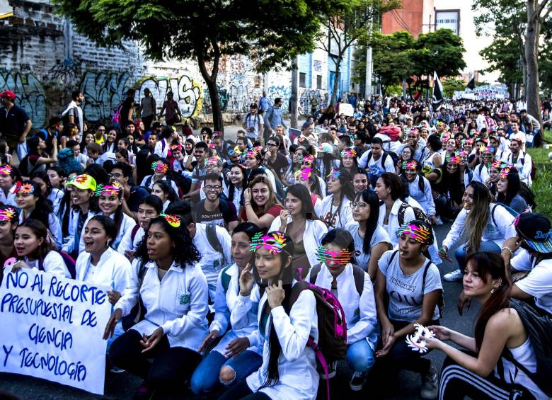 Los estudiantes ajustarán seis semanas de movilizaciones en el país, exigiendo mayores recursos para la educación pública superior y diálogo directo con el presidente Duque. FOTO jaime pérez