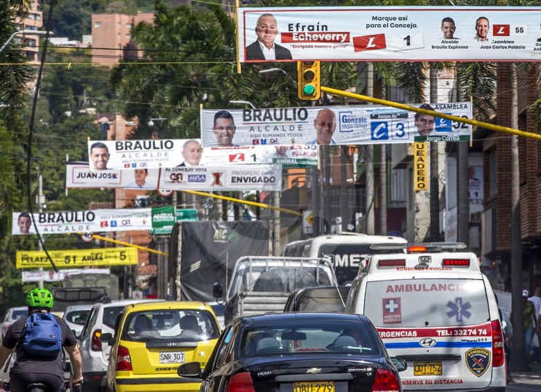 Así se ve Envigado en esta época electoral. FOTO Juan Antonio Sánchez Ocampo