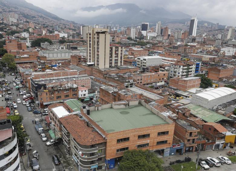 En la última década, la comuna 10 ha sido la más violenta de Medellín, tiene los índices más altos de homicidios, hurtos, extorsiones, riñas y lesiones personales. Le explicamos. FOTO Manuel Saldarriaga